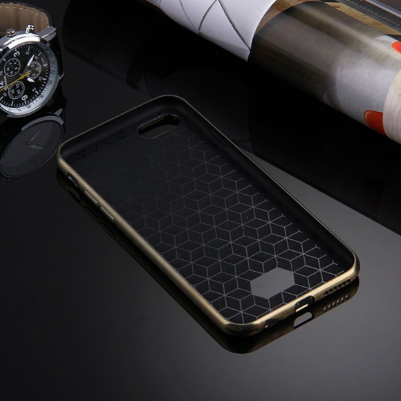 Чехол-накладка Artistic Carbon для iPhone 6 Plus / 6S Plus (золотой) Чехол-накладка Artistic Carbon для iPhone 6 Plus / 6S Plus (золотой)