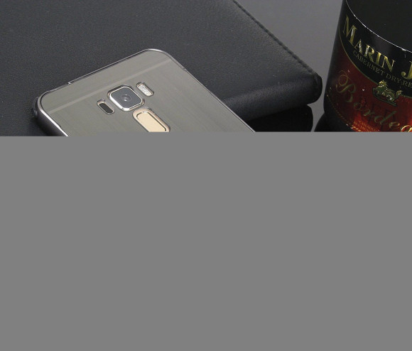 Алюминиевый бампер-чехол для ASUS Zenfone 3 Laser ZC551KL (черный)