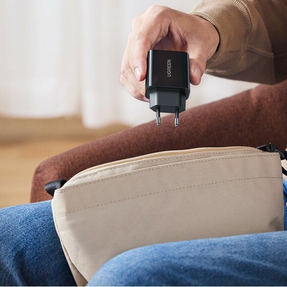 Сетевое зарядное устройство Ugreen USB C 20W PD, цвет черный