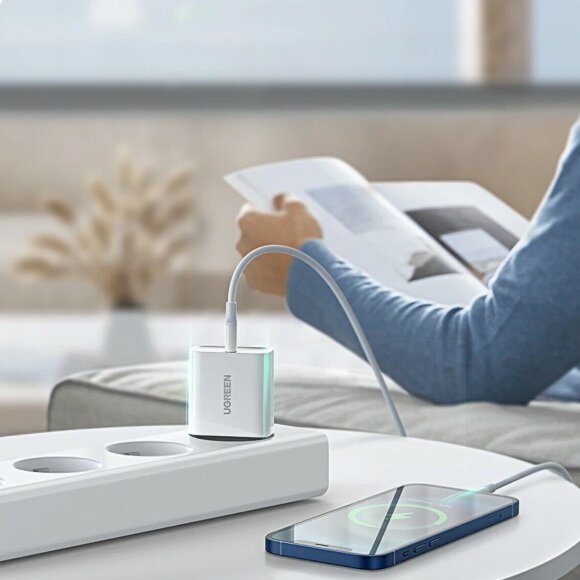 Сетевое зарядное устройство Ugreen USB C 20W PD, цвет белый