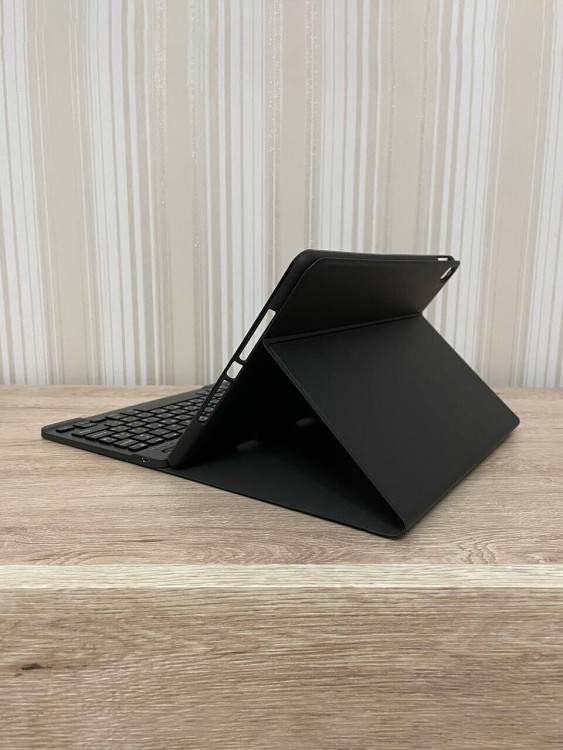 Чехол с клавиатурой для iPad Pro 10.5 (2017), iPad Air 10.5 (2019), iPad 10.2