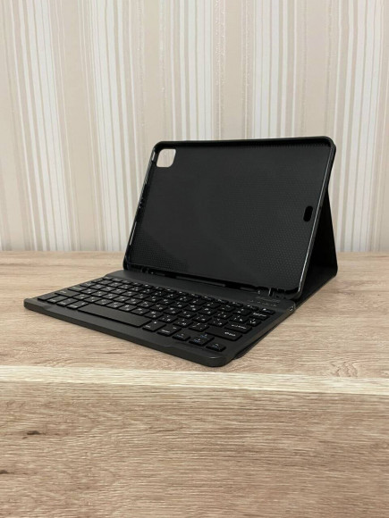 Чехол с клавиатурой для iPad Pro 11 (2022, 2021, 2020)