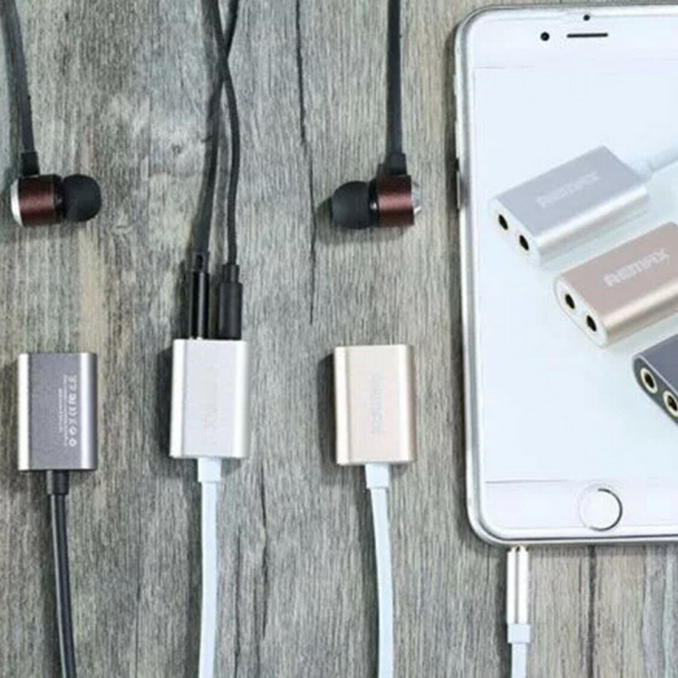Двойник Remax для наушников 3.5 Audio Jack (золотой)