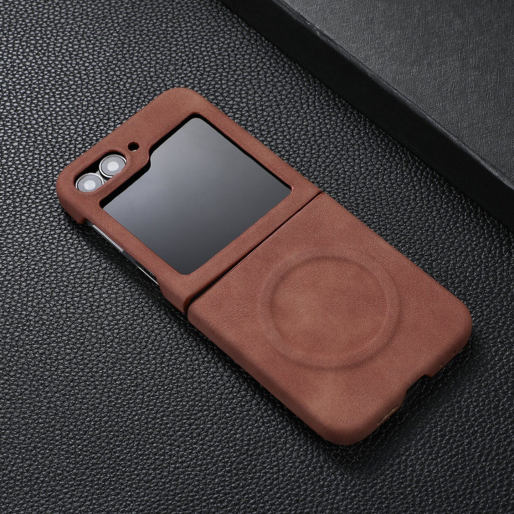 Чехол с MagSafe для Samsung Galaxy Z Flip5 (коричневый)