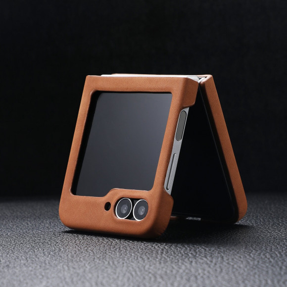 Чехол с MagSafe для Samsung Galaxy Z Flip6 (светло-коричневый)