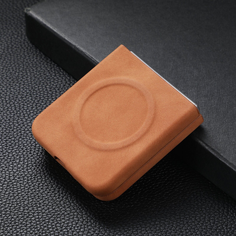 Чехол с MagSafe для Samsung Galaxy Z Flip6 (светло-коричневый)