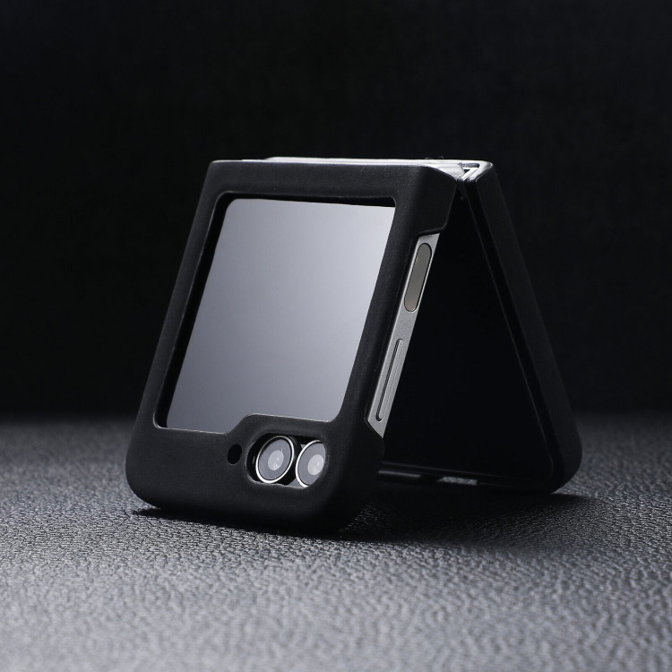 Чехол с MagSafe для Samsung Galaxy Z Flip6 (черный)