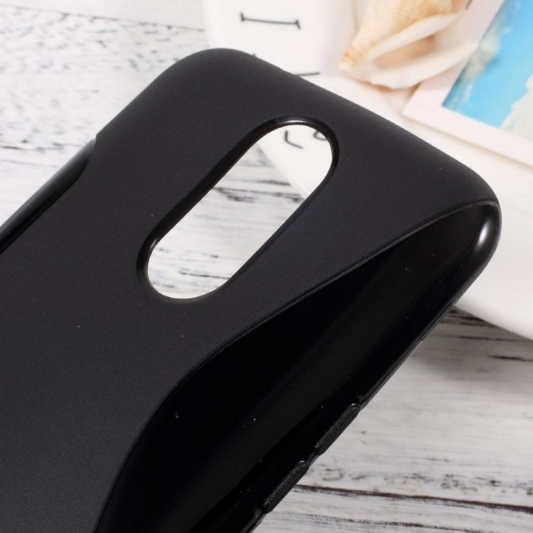 Нескользящий чехол для LG K10 (2017) M250 (черный)