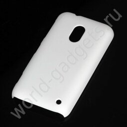 Пластиковый чехол для Nokia Lumia 620 (белый)