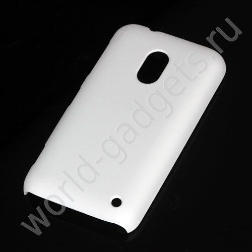 Пластиковый чехол для Nokia Lumia 620 (белый)